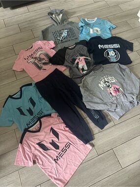 Messi Kids' clothing size medium 7/8